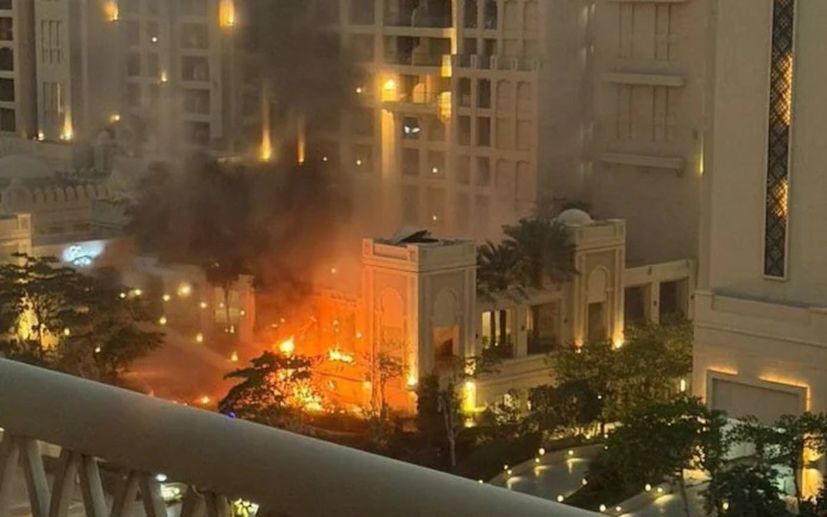 Iran bắn trả không chỉ Israel, 'phủ sóng' tên lửa khắp vùng Vịnh