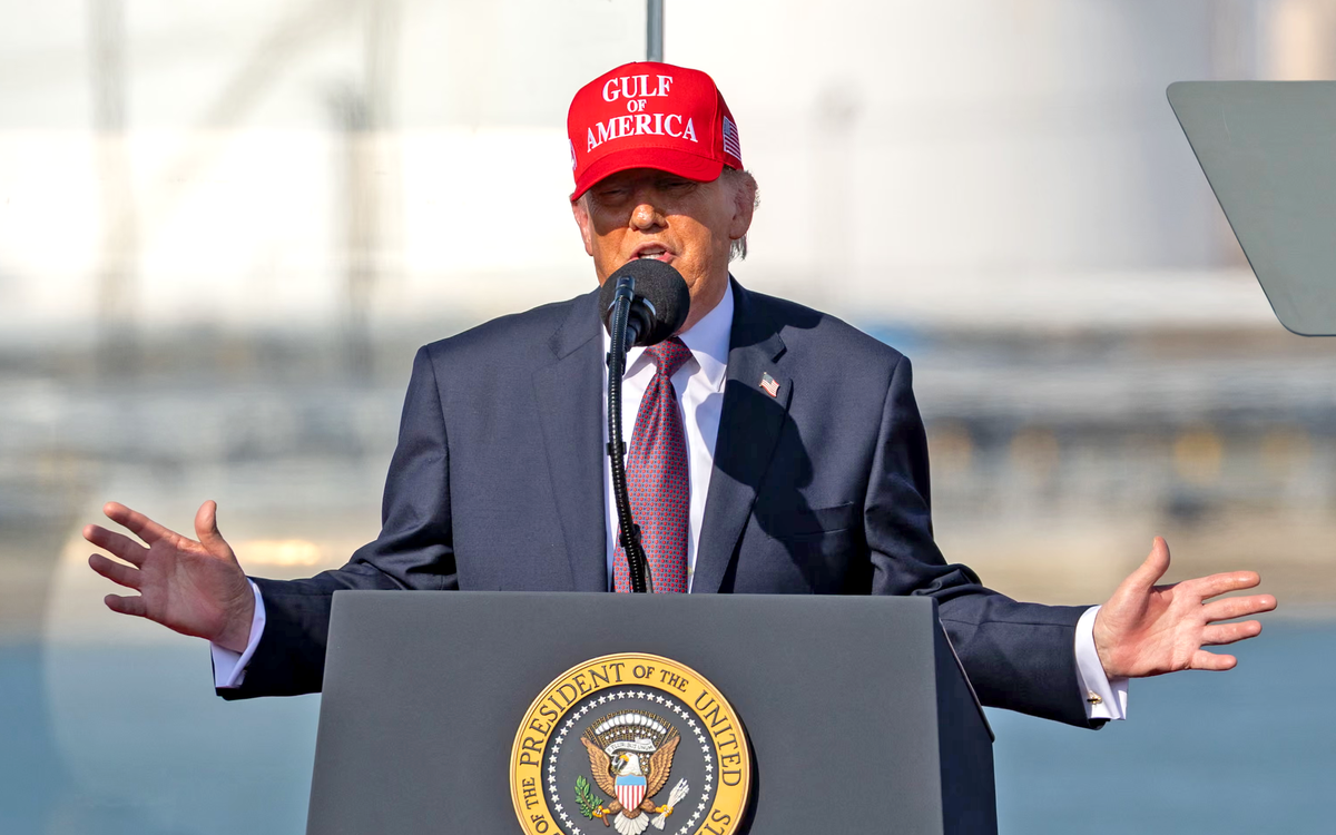 Chính quyền Trump xin hoãn hoàn tiền thuế quan thêm 4 tháng