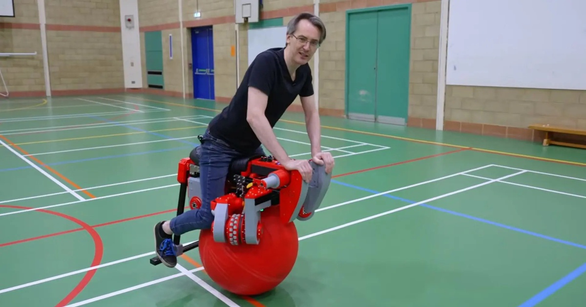 Chiếc xe độc đáo không cần đạp, không cần động cơ, chỉ cần nghiêng là tự lăn đến vị trí mong muốn