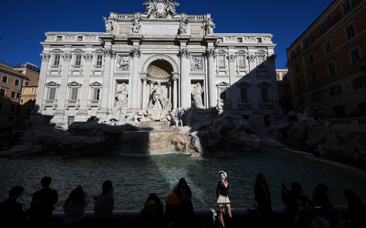 Rome thu phí 2 euro khi ném xu xuống Đài phun nước Trevi