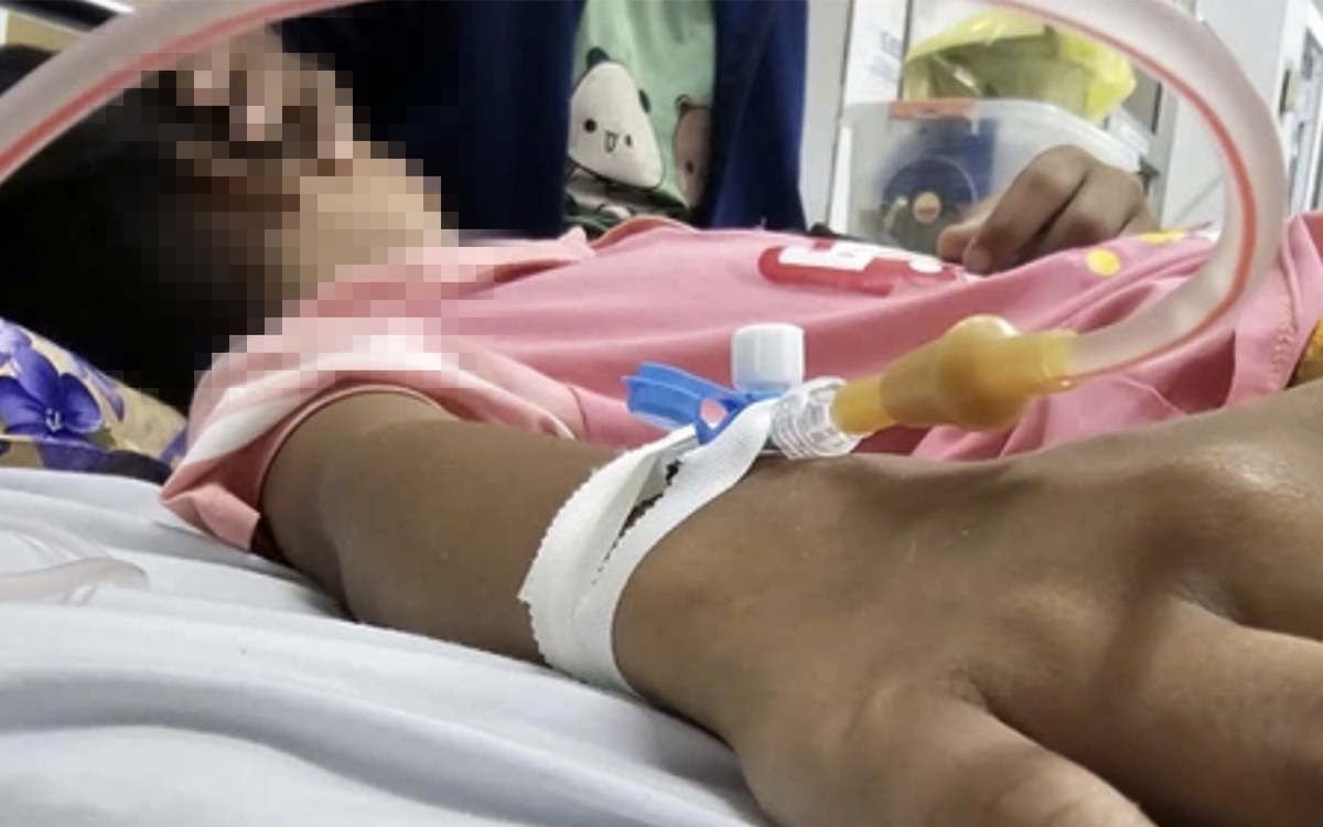 Sau tiệc tất niên, hàng chục người ở TP.HCM nhập viện cấp cứu, nghi bị ngộ độc