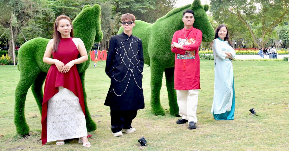 Tết Bính Ngọ: TP.HCM nhuộm dần sắc xuân