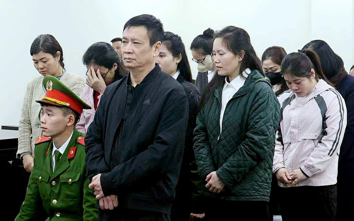 'Bà trùm' lãnh 10 năm tù vụ giấu 546kg vàng trong giày, quấn quanh người đưa về Việt Nam