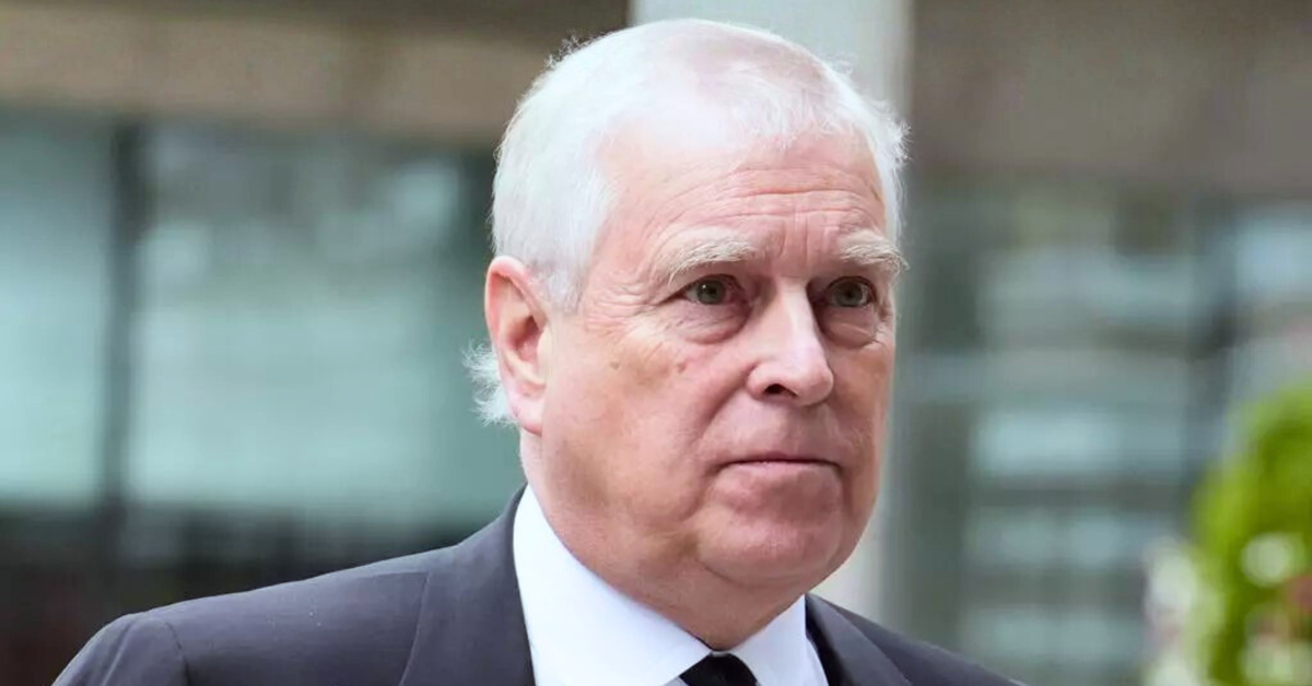 Cựu Hoàng tử Anh rời dinh thự ngay trong đêm sau lùm xùm hồ sơ Epstein