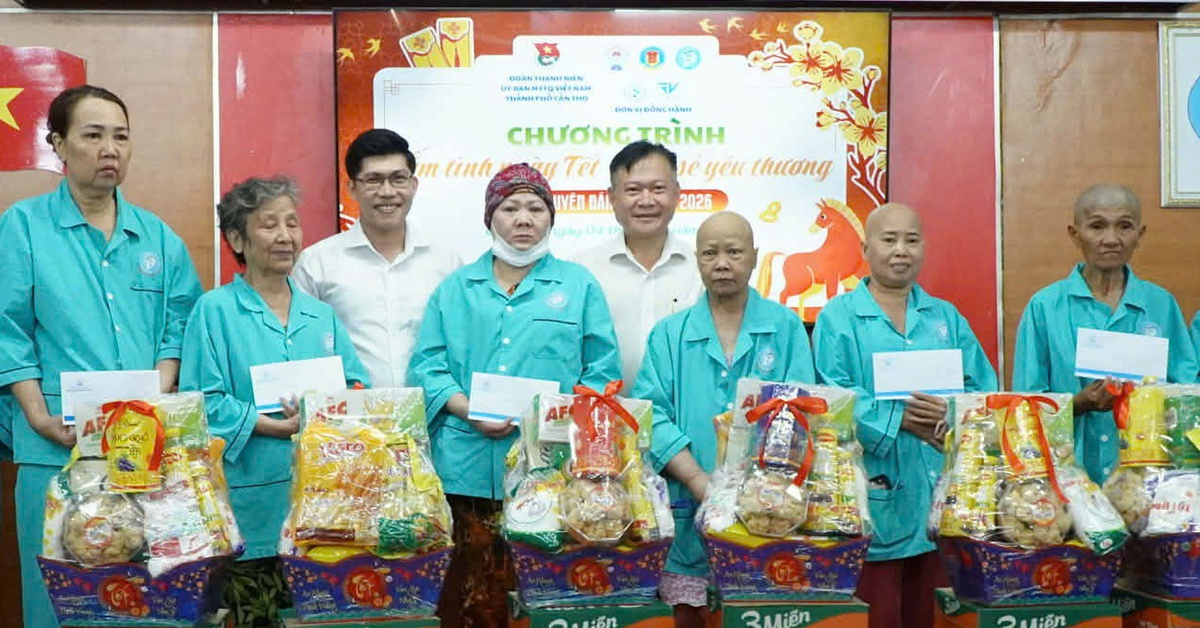 Thanh niên Cần Thơ lan tỏa ‘Ấm tình ngày Tết’ đến bệnh nhân ung bướu