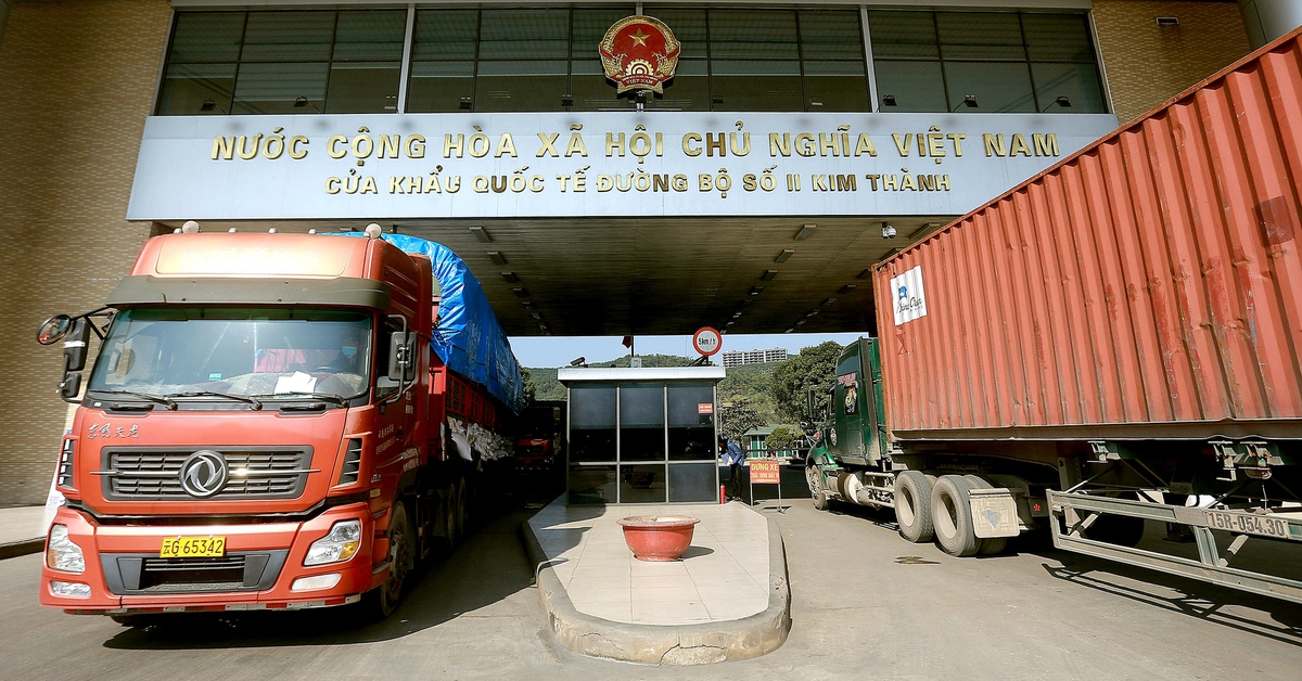 Thủ tướng: Không để ách tắc hàng thực phẩm, thiết lập đường dây nóng 24/7