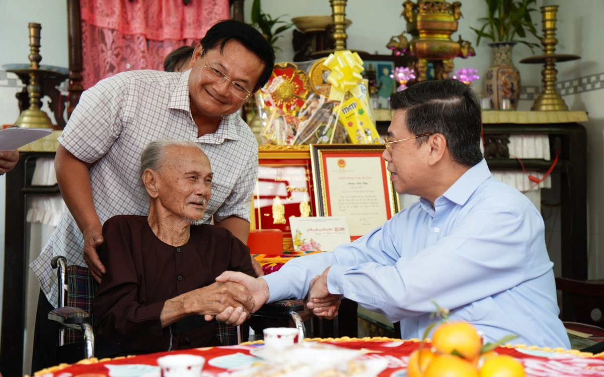 Lãnh đạo TP.HCM thăm, chúc Tết tại Bình Khánh, Cần Giờ, An Thới Đông, Thạnh An