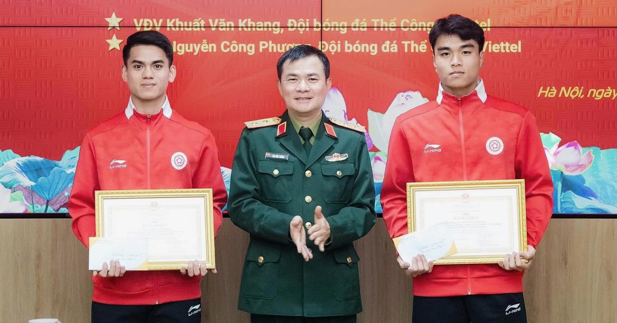 Văn Khang, Công Phương nhận bằng khen của Bộ trưởng Bộ Quốc phòng