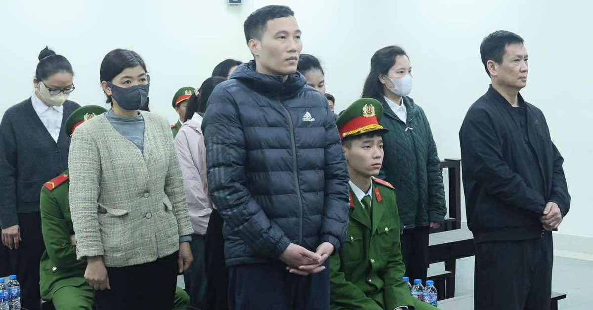 'Bà trùm' buôn lậu 546kg vàng từ Trung Quốc vào Việt Nam bị đưa ra xét xử