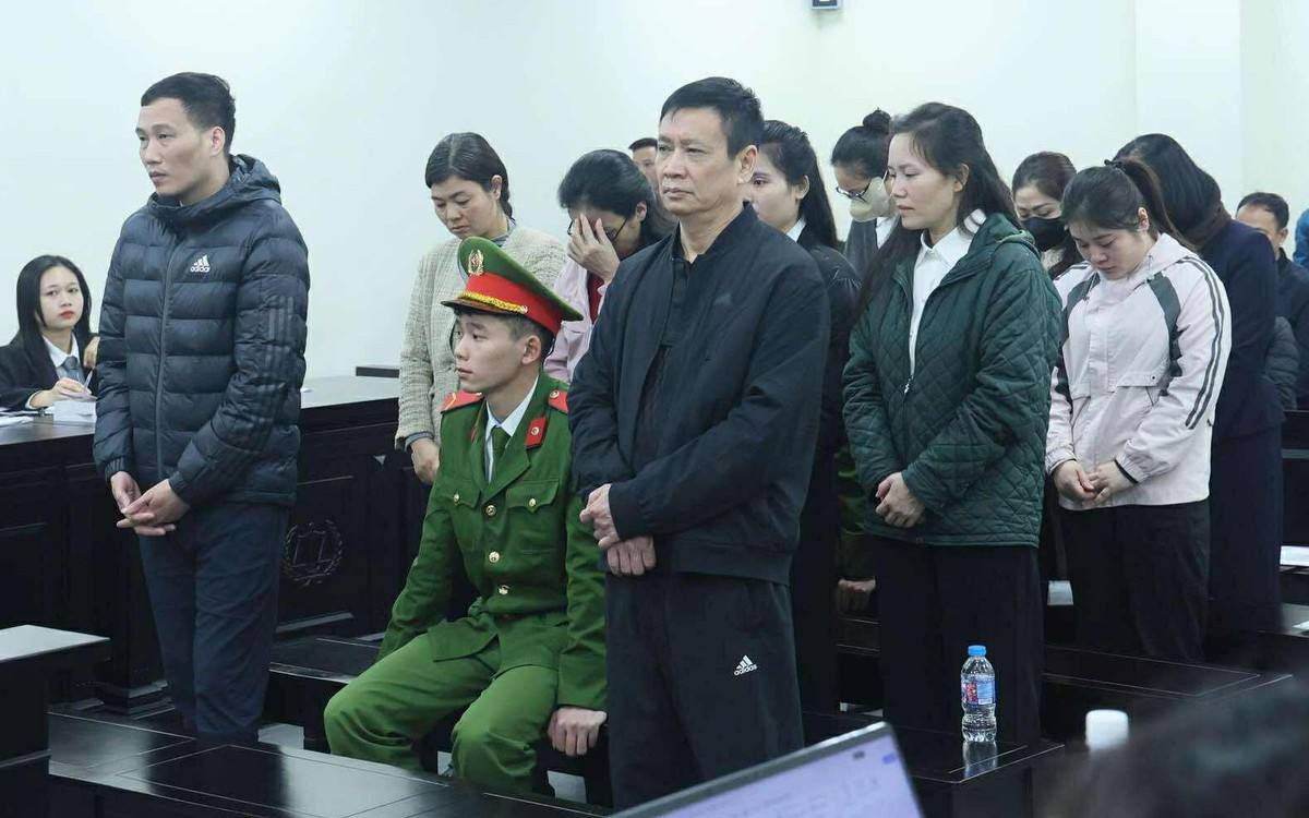 'Bà trùm' lãnh 10 năm tù vụ giấu 546kg vàng trong giày, quấn quanh người đưa về Việt Nam