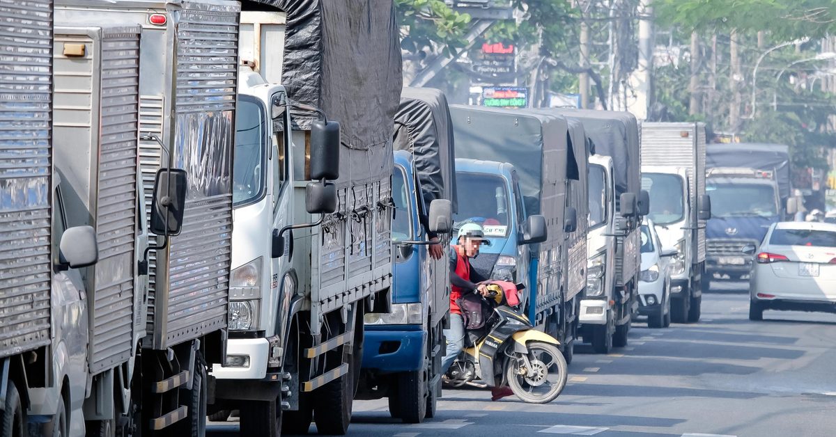 Làm đường liên cảng, mở rộng đường Vĩnh Lộc, gỡ hai điểm nghẽn ùn tắc ở TP.HCM