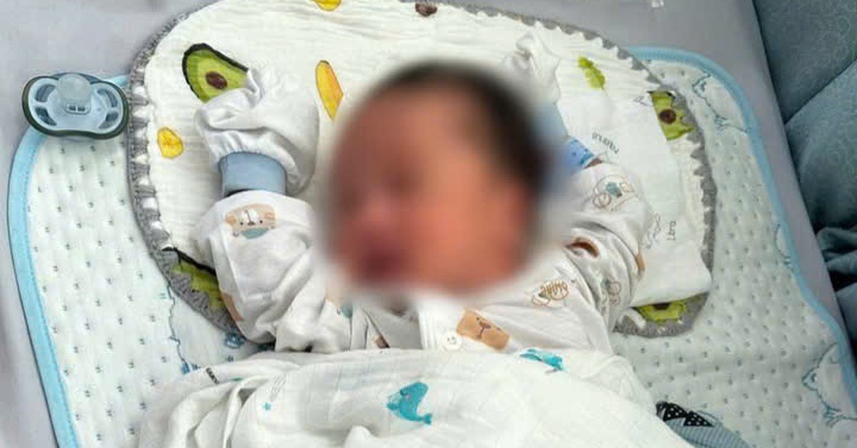 Phường Dĩ An, TP.HCM tìm người thân cho bé trai bị bỏ rơi