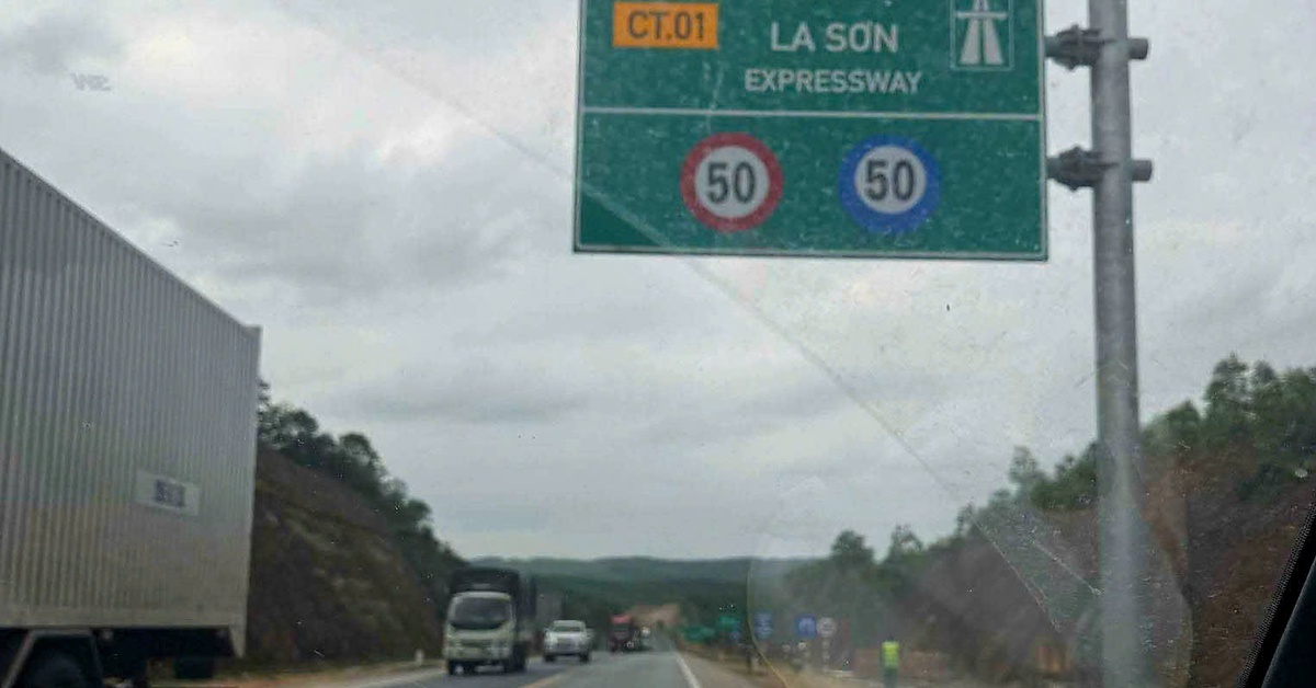 Tốc độ tối đa và tối thiểu đều cùng 50km/h trên cao tốc thì chạy thế nào?
