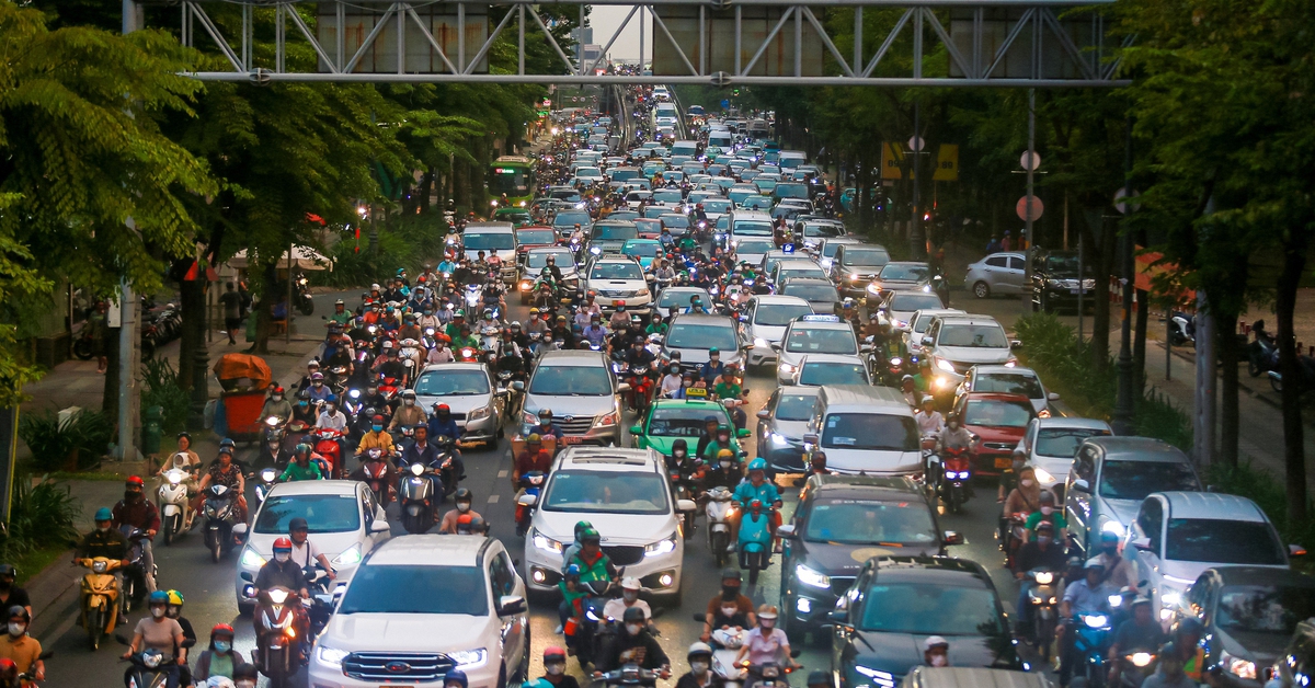 Áp lực giao thông đang tăng ở cửa ngõ sân bay Tân Sơn Nhất dịp cận Tết