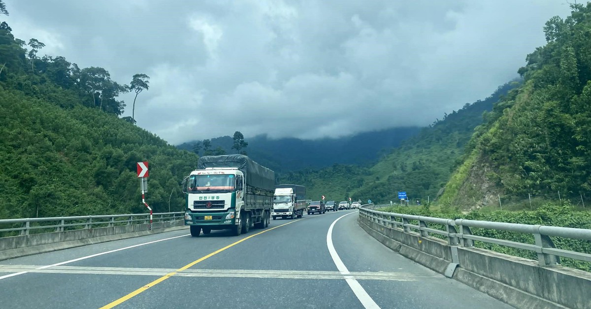 Du xuân qua miền Trung nên né cao tốc đi qua Bạch Mã