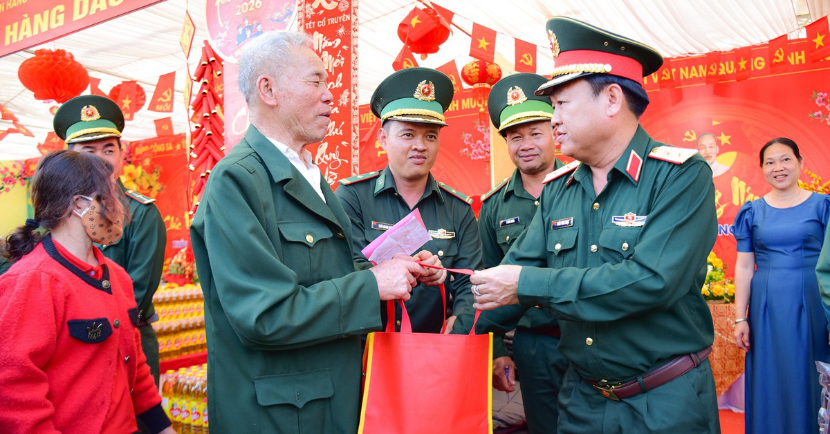 Thắm tình quân dân biên giới trong chương trình Xuân chiến sĩ 2026