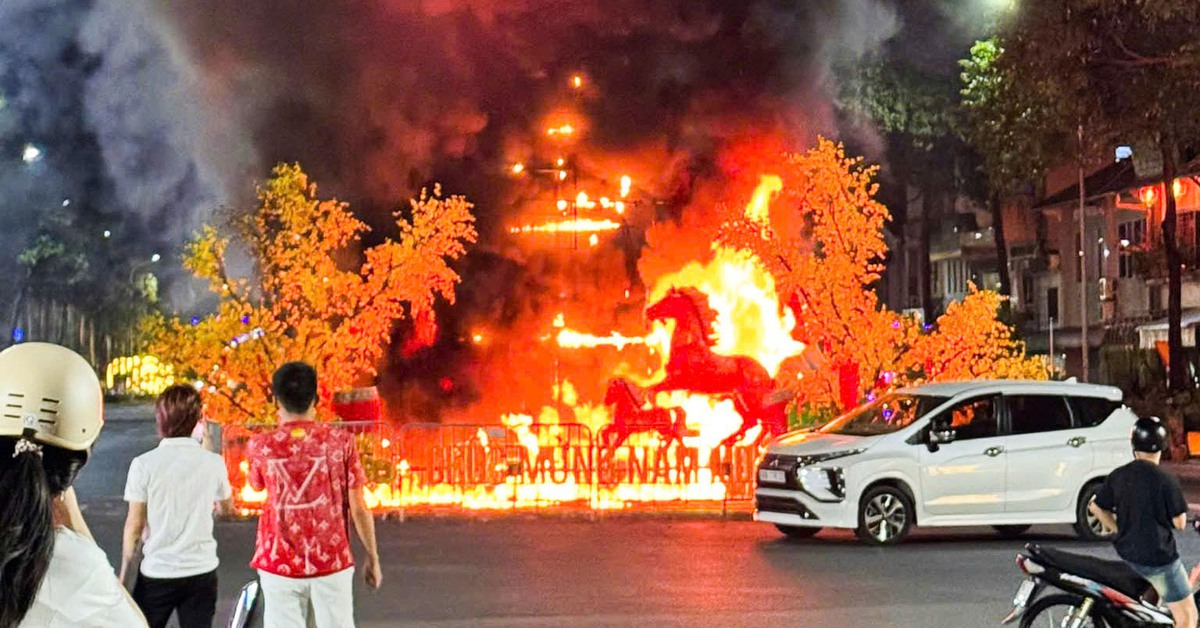 Cháy khu vực trang trí Tết đối diện công viên 9 Nàng Tiên ở Hà Tiên