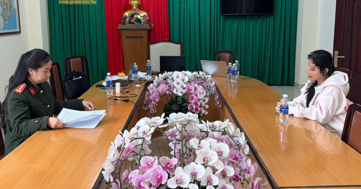 Khởi tố người phụ nữ livestream khiêu dâm để thu phí trên mạng