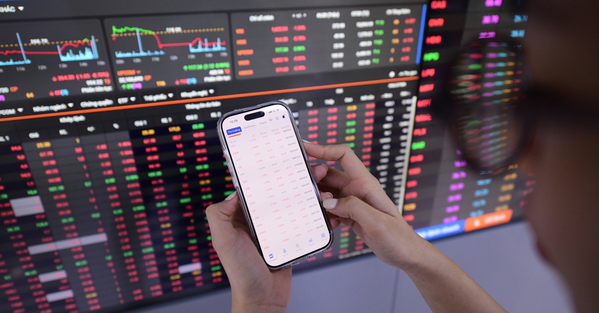 Chứng khoán 6-2: VN-Index về đâu nếu nhóm Vingroup không còn đỡ chỉ số?