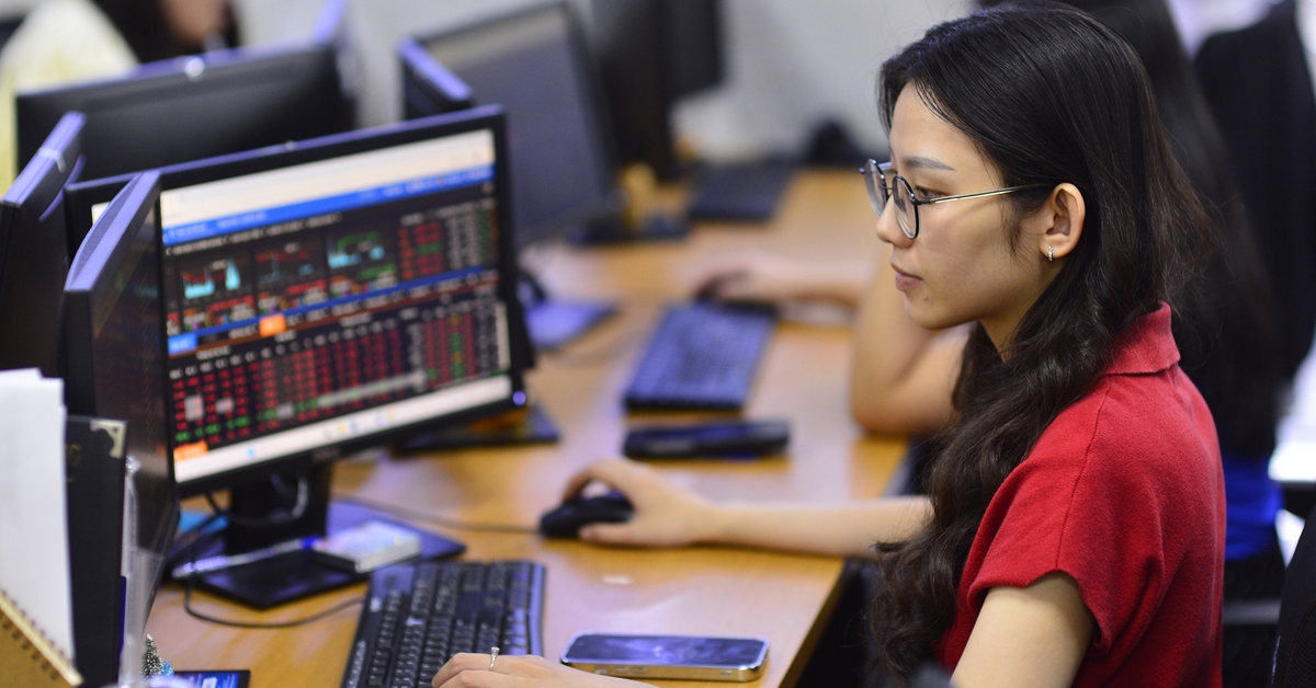 Chứng khoán ‘lao đao’ trước kỳ nghỉ Tết, VN-Index ngập trong sắc đỏ