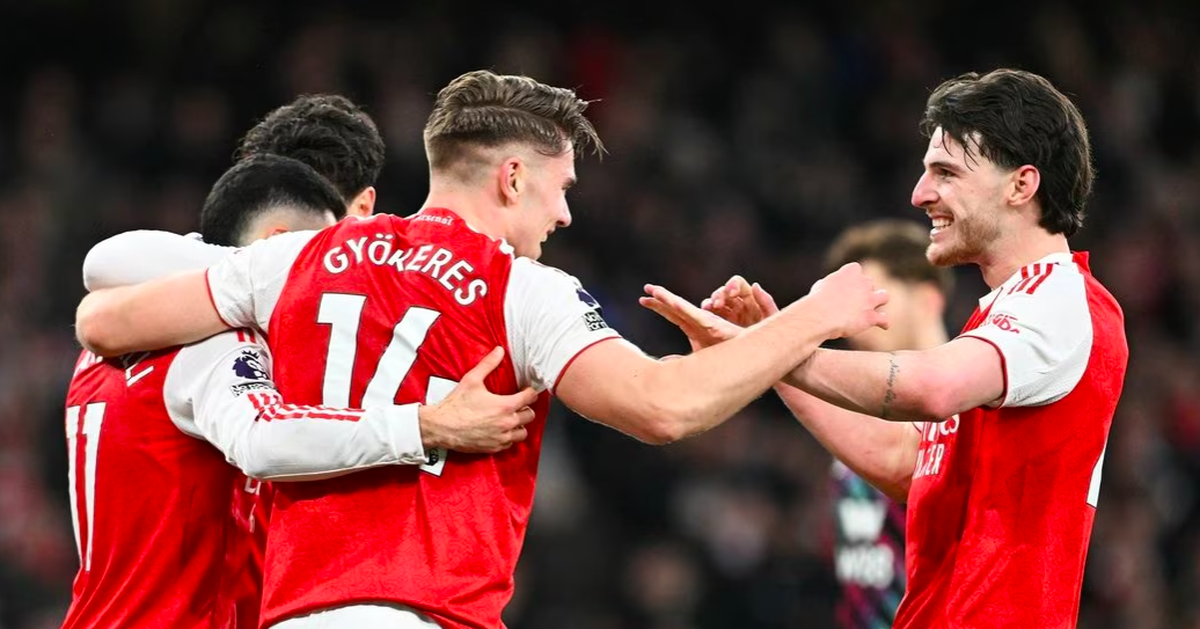 Đánh bại Sunderland, Arsenal hun nóng đại chiến Man City - Liverpool