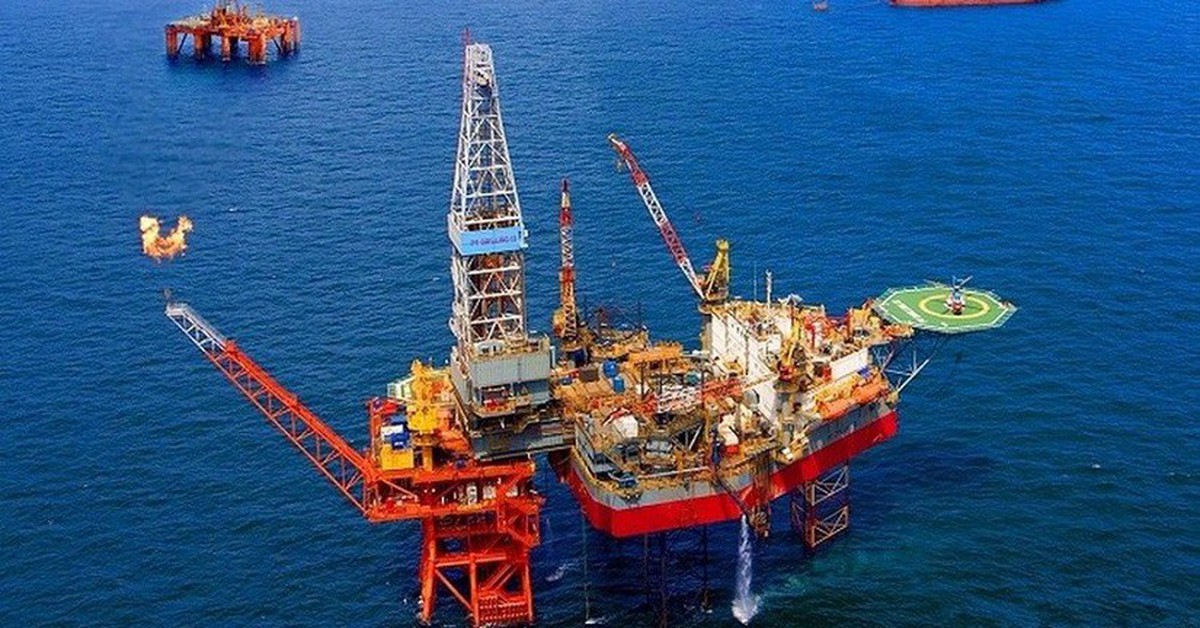 Một cổ phiếu dầu khí tăng 30% sau tin đồn, chuyên gia khuyến nghị 'giao dịch thận trọng'