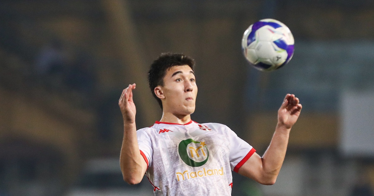 Cầu thủ Việt kiều Canada chào sân V-League