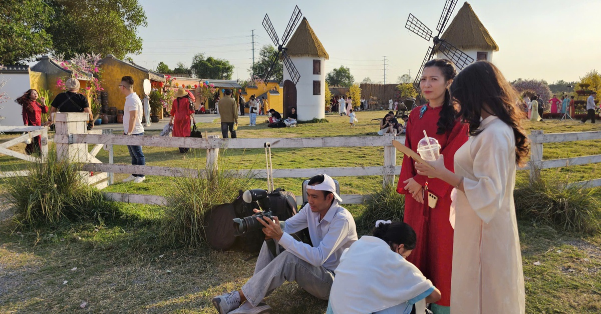 Dịch vụ chụp ảnh Tết đón khách từ mờ sáng