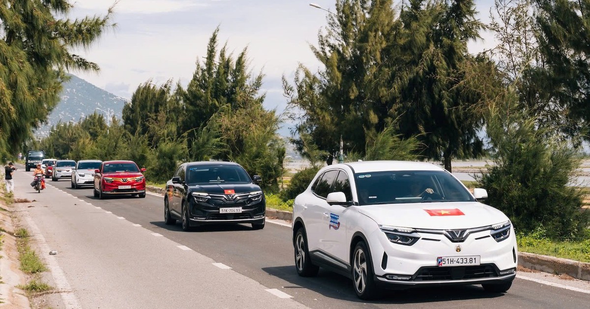 VinFast 'lì xì' lớn: Miễn phí sạc ô tô 3 năm, đổi pin xe máy hơn 2 năm