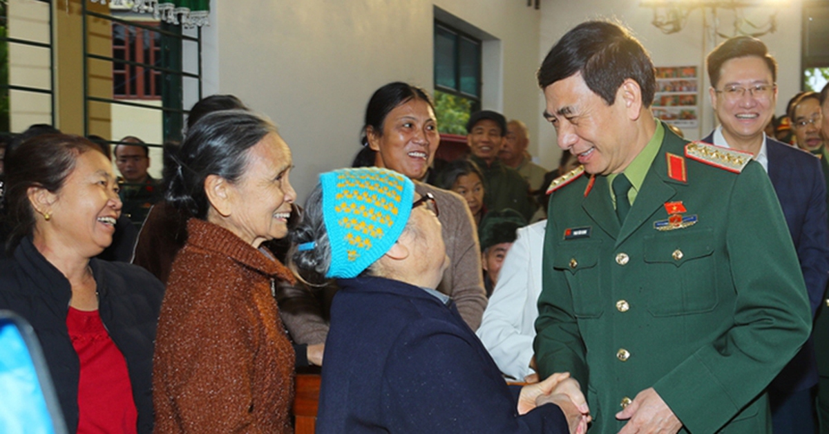 Cử tri tín nhiệm Đại tướng Phan Văn Giang, ông Trần Sỹ Thanh ứng cử đại biểu Quốc hội khóa XVI