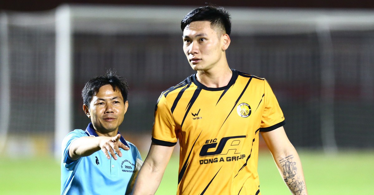 Cựu thủ môn U23 Việt Nam thành tiền đạo ở Thanh Hóa