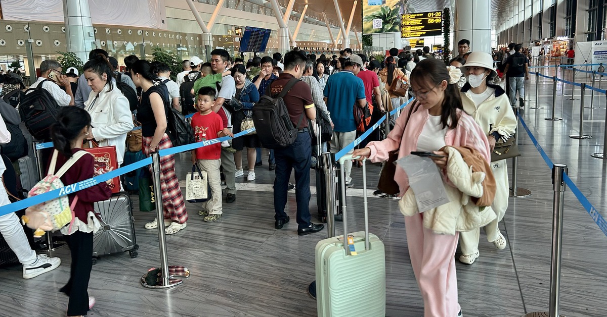 Sân bay Tân Sơn Nhất: Đừng để trễ chuyến vì nhầm 3 nhà ga