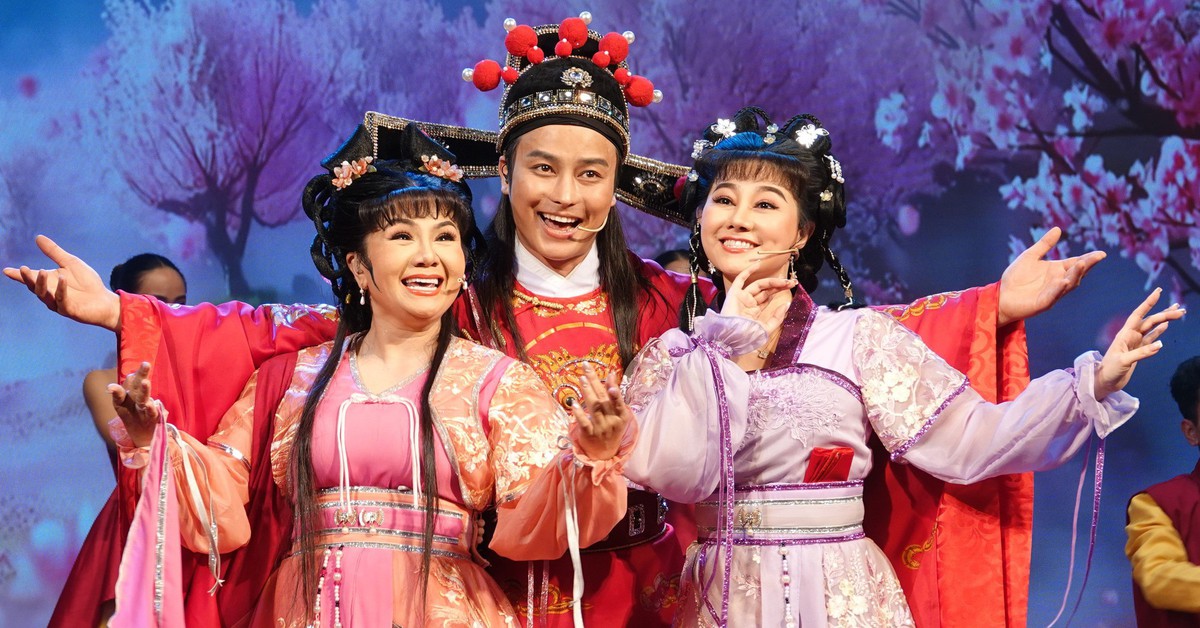 Tú Sương, Quế Trân, Võ Minh Lâm quậy tưng bừng trong Gánh cải trạng nguyên