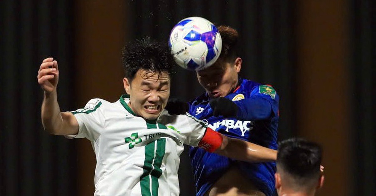 Ứng viên vô địch Giải hạng nhất thoát thua trận đầu tiên