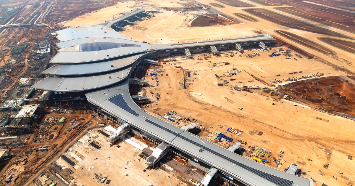 Bàn tay Việt nâng 'cánh sen thép' Long Thành