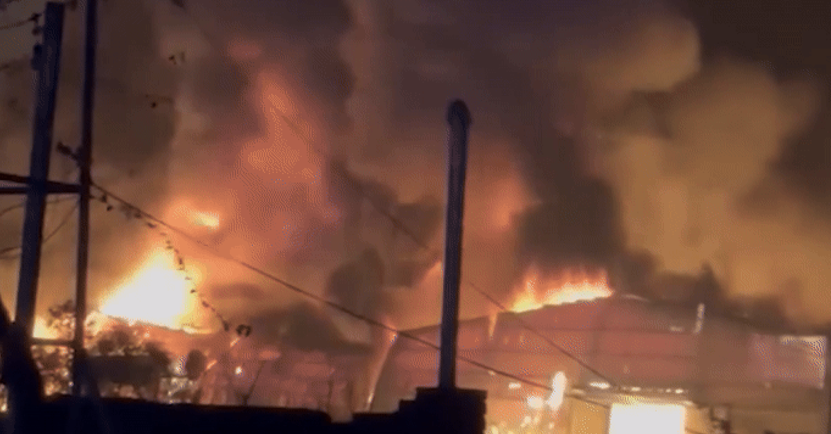 Khu xưởng nhựa lớn ở Hưng Yên bốc cháy ngùn ngụt lúc nửa đêm