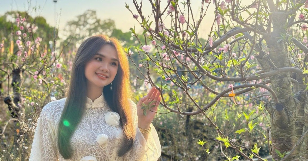 Nhất chi mai Sa Pa, đào Mộc Châu 'đổ bộ' chợ hoa xuân Buôn Ma Thuột