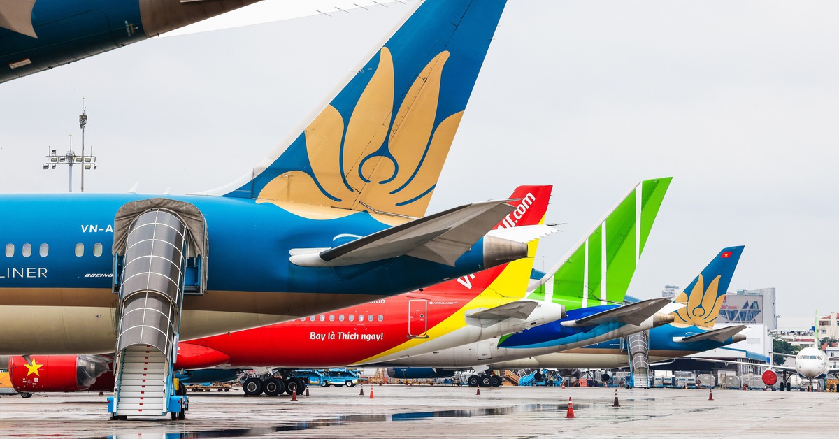 Chậm chuyến bay từ 2 giờ trở lên phải phục vụ hành khách ăn uống