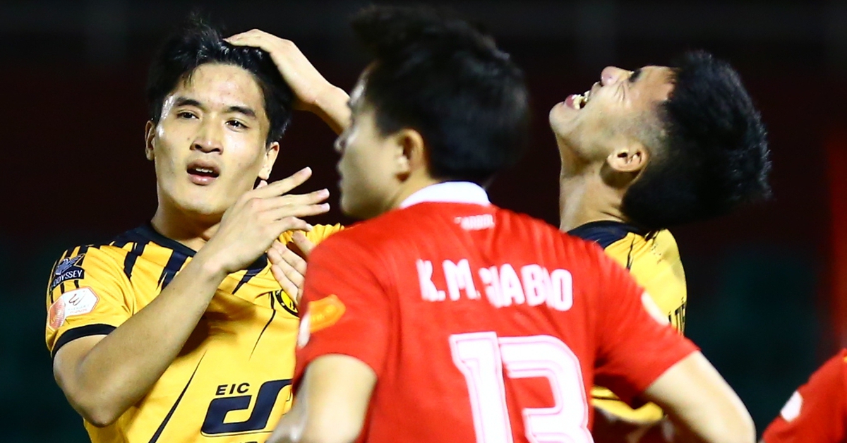 Bầu Đệ 'thưởng nóng', bóng đá Thanh Hóa ăn Tết âu lo