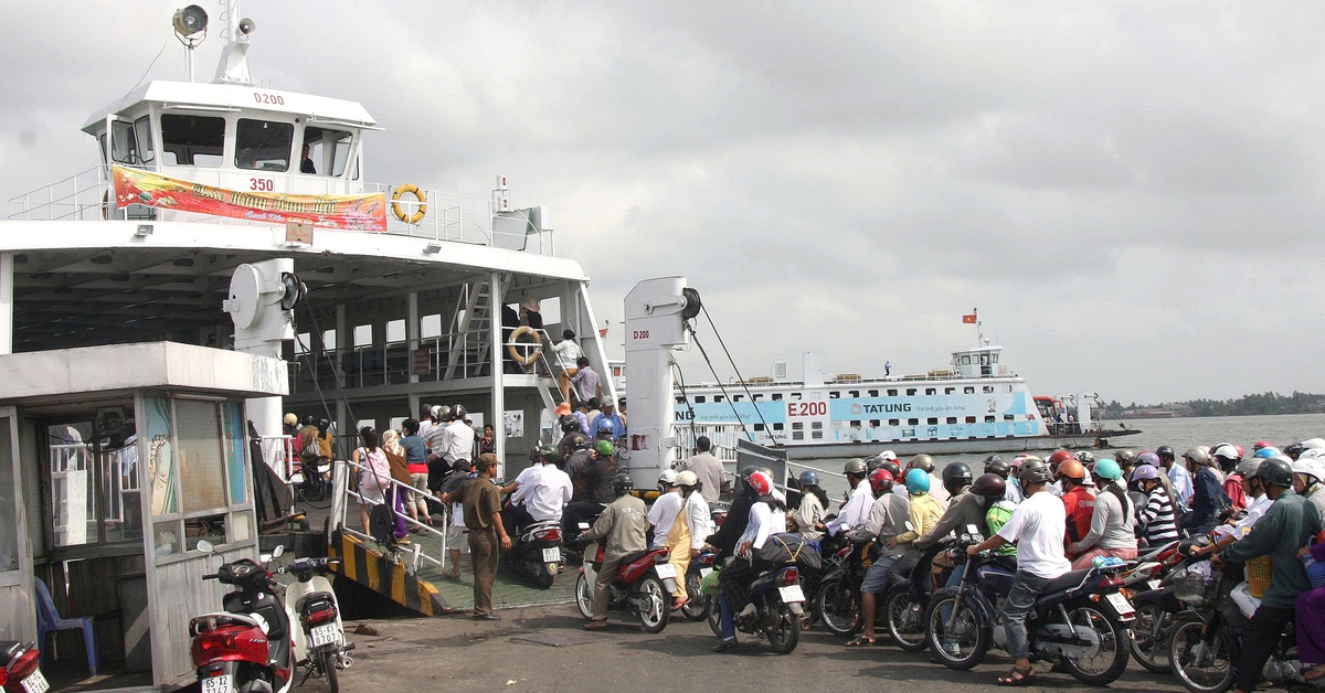 Những chuyến phà thương nhớ ở phương Nam - Kỳ 3: Đi mau kẻo trễ chuyến phà đêm qua bến bắc Cần Thơ