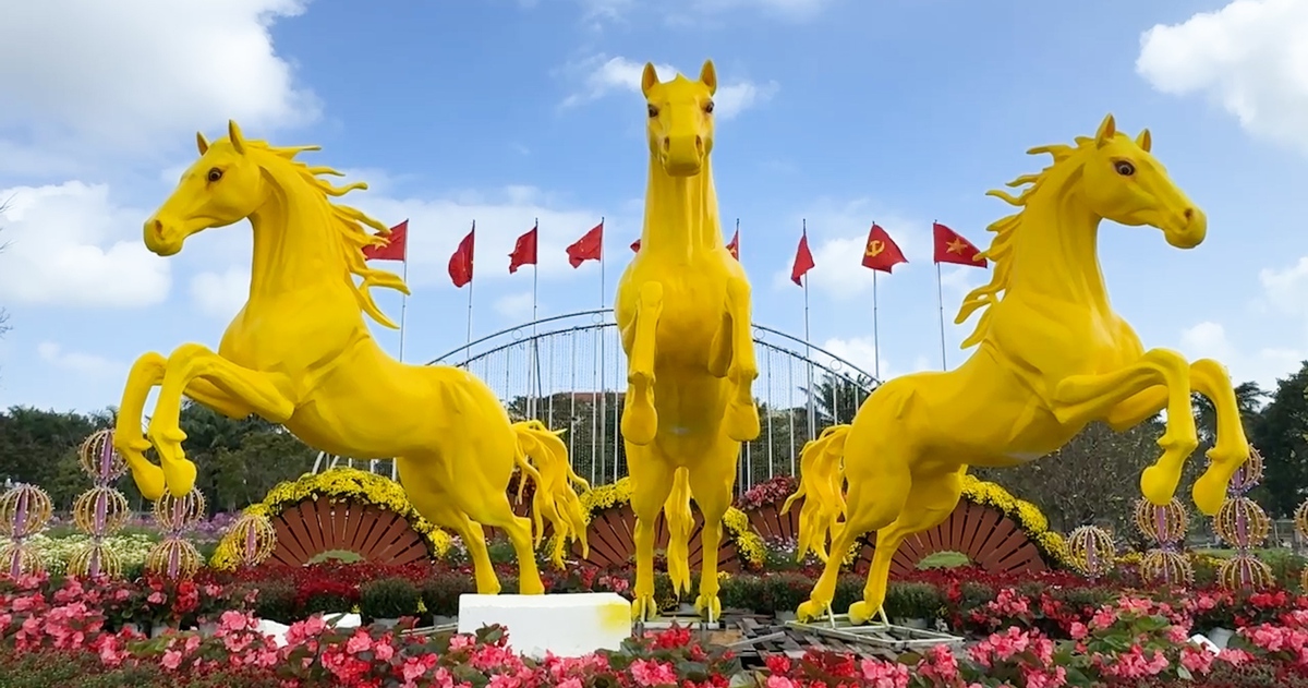 Hé lộ bộ ba linh vật ngựa vàng 'Tam mã phi thiên' ở quảng trường 24-3, Đà Nẵng