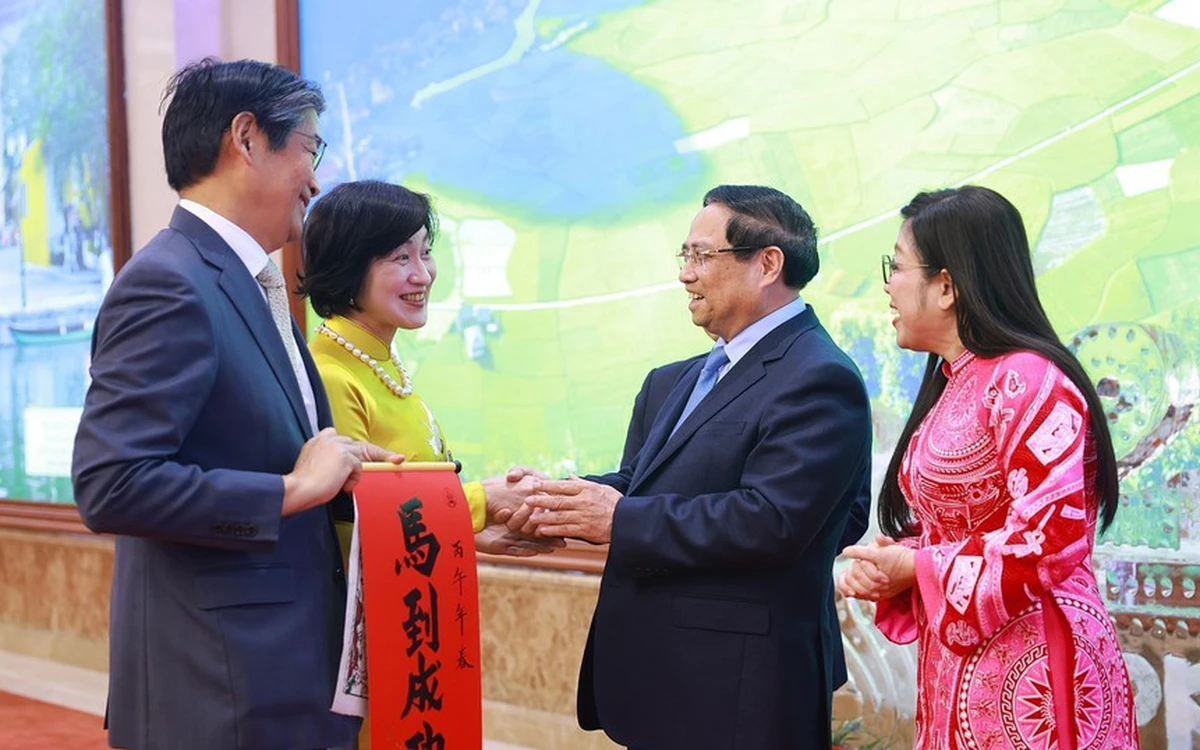 Thủ tướng kêu gọi các nhà ngoại giao nước ngoài cùng thực hiện '3 tạo lập'