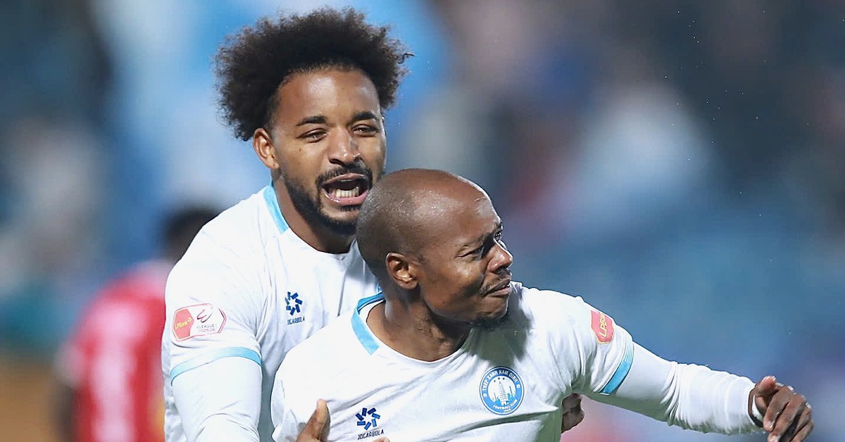 Xuân Son bị từ chối bàn thắng trong trận Nam Định bị Hà Tĩnh cầm hòa