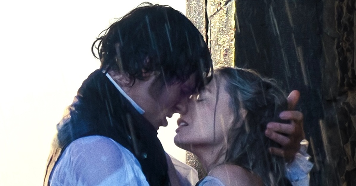 'Đồi gió hú' nóng bỏng và tranh cãi phá nát nguyên tác