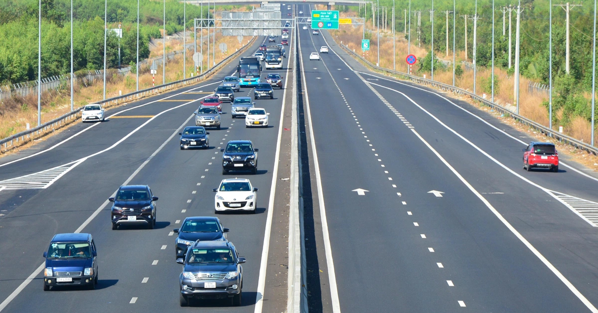 Thu phí 5 đoạn tuyến đường cao tốc Bắc - Nam từ 22h ngày 2-3, mức phí thế nào?