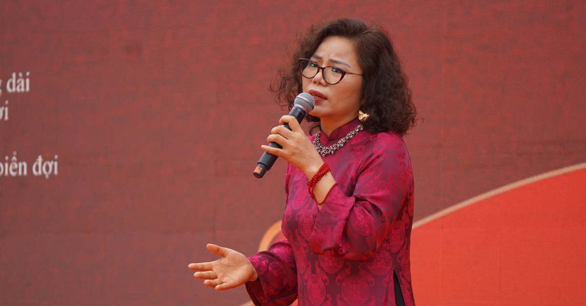 Ngày thơ tưng bừng trở lại Văn Miếu - Quốc Tử Giám