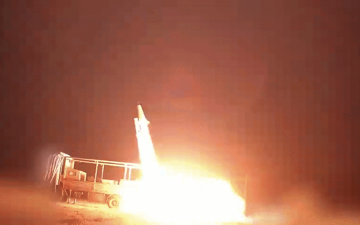 Iran có Hội đồng Lãnh đạo lâm thời, bắn loạt tên lửa mới sang Israel, tấn công tàu sân bay Mỹ