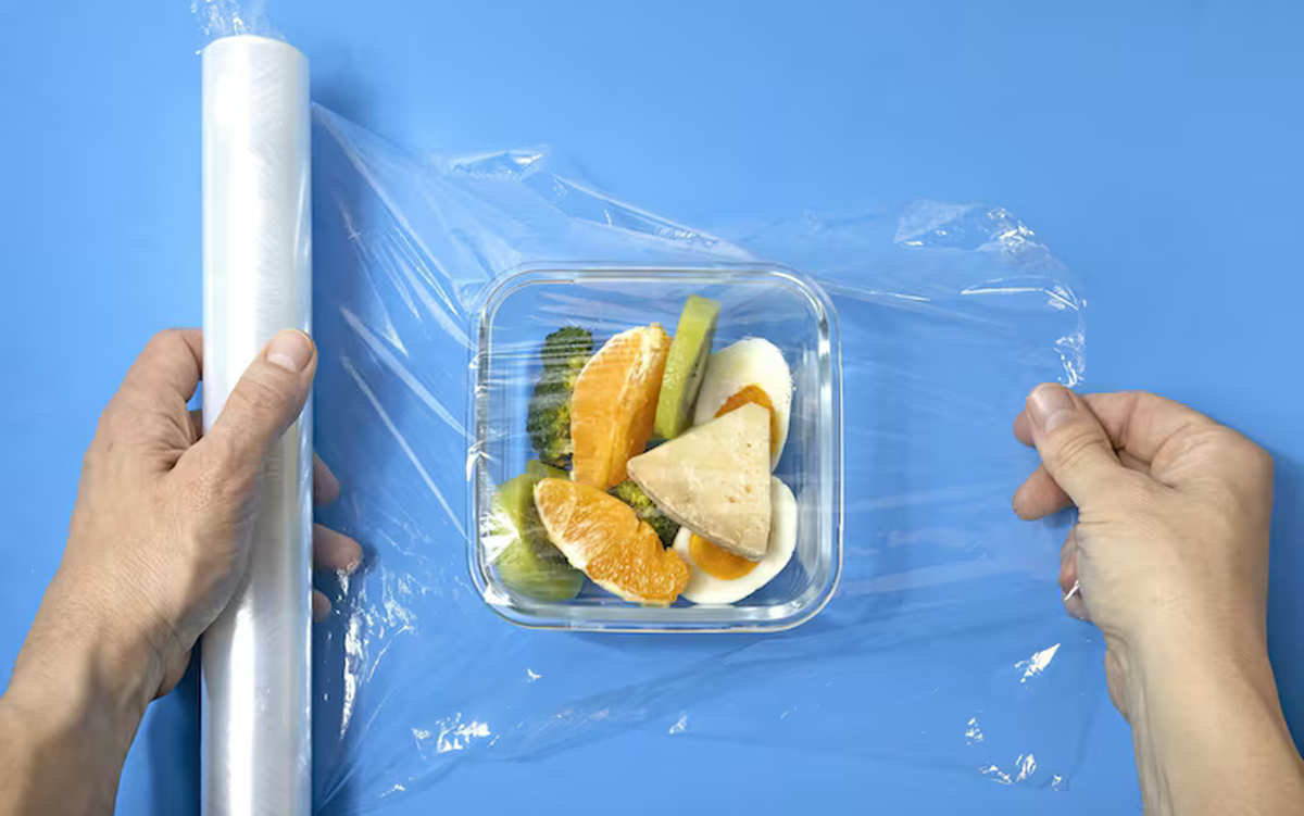 Bất ngờ màng bao bì làm từ sữa, phân hủy hoàn toàn trong 13 tuần