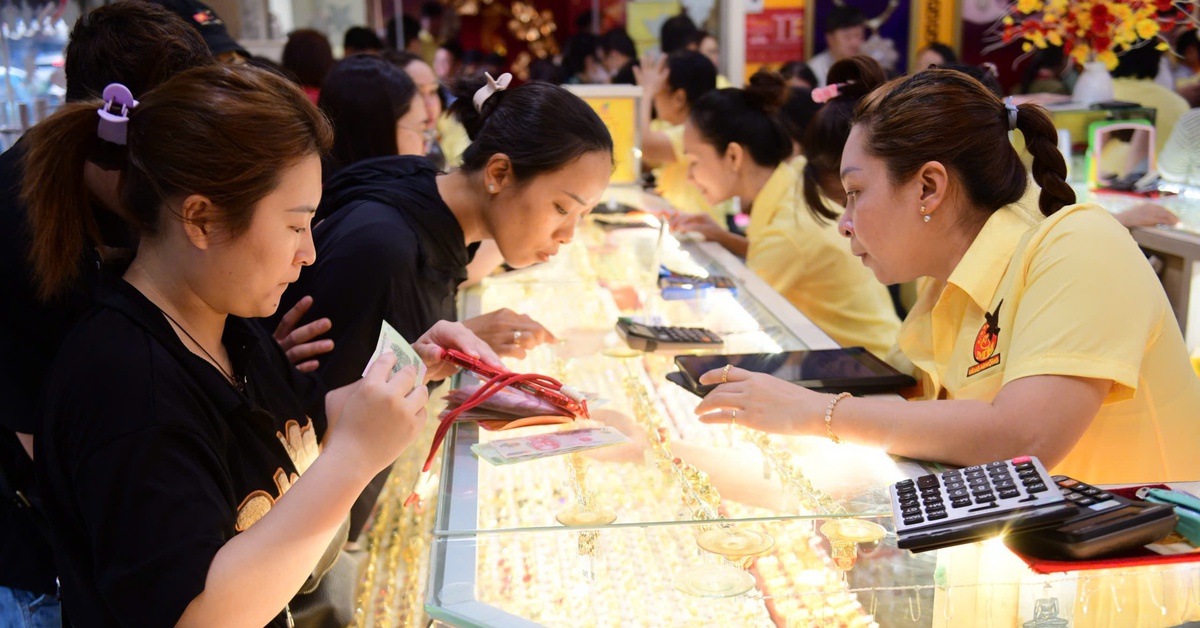 Mỹ đã tấn công Iran, giá vàng, bạc tuần này sẽ ra sao?