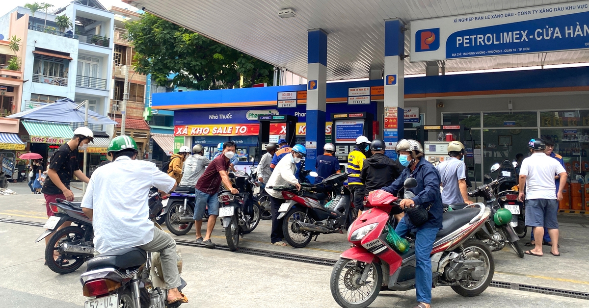 Chiến sự căng thẳng, giá xăng dầu tăng: Nỗi lo hàng đầu của nhiều doanh nghiệp